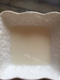 自制哈密瓜奶昔做法图解6)