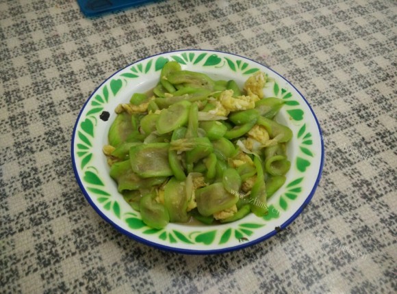 诱人的丝瓜炒鸡蛋