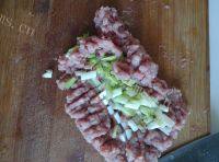 营养汤青菜豆腐肉丸汤做法图解2)
