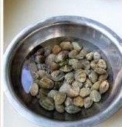 美味的爆炒花蚬子做法图解1)