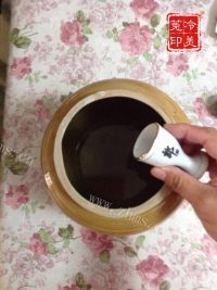 美味腌流油咸鸡蛋做法图解7)
