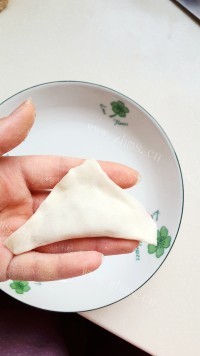 可口的小巧馄饨做法图解3)