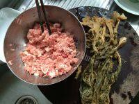 美味的梅菜蒸肉饼做法图解1)