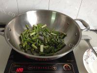 家常菜芦笋炒肉片做法图解4)