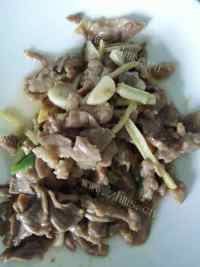 如此诱人的杏鲍菇炒肉片做法图解4)
