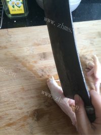 热腾腾的泡凤爪做法图解2)
