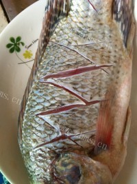 家常菜清蒸福寿鱼做法图解2)
