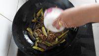 简易的红烧茄子做法图解7)