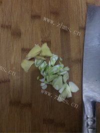 营养丰富的鸡腿炖蘑菇做法图解4)