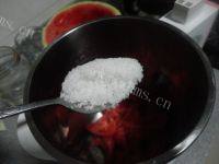 自己做的鲜榨西瓜汁做法图解4)