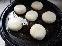 韭菜鸡蛋馅饼做法图解18)