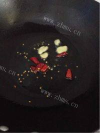 美味的酱爆花蛤做法图解4)