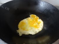 营养可口的玉米香肠雪菜炒饭做法图解3)