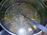 滋补的茶树菇煲鸡汤的做法图解七