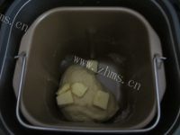 好吃的超软酸奶吐司做法图解4)