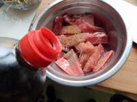 美味的香辣牙签肉做法图解6)