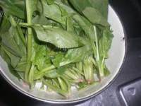简单的凉拌菠菜做法图解1)