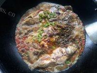 家常菜酸菜鲫鱼做法图解12)