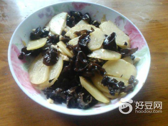 土豆炒木耳