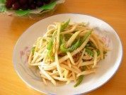 家常菜青椒茭白