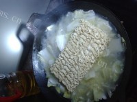 美味的鱼煮面汤做法图解5)