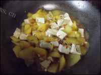 家常菜土豆炖豆腐做法图解3)