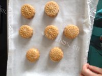 自制莲蓉月饼做法图解7)