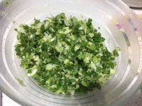 自制菜肉馄饨做法图解7)