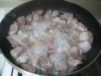 美味的红酒炖牛肉做法图解2)