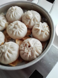美味的白菜猪肉包子
