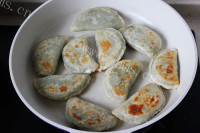 美味的烫面韭菜盒子