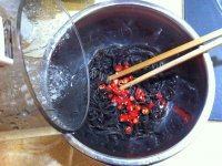 软嫩的酸辣蕨根粉做法图解8)