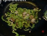 家常菜豉香烧肉苦瓜片