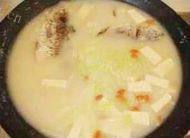 易做的鲫鱼豆腐汤做法图解3)