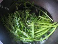 家常菜凉拌茼蒿做法图解3)
