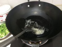 美味营养的糖醋排骨做法图解2)