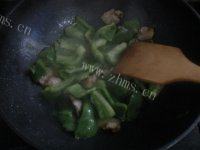 简单版青椒炒肉做法图解5)