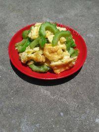 家常菜鸡蛋炒苦瓜