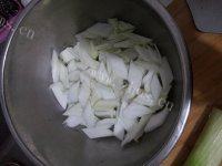 「美味可口」酸辣白菜做法图解2)
