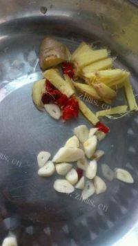 美味的炒花蛤做法图解2)