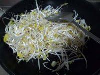 极致的素炒绿豆芽做法图解3)