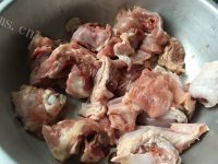 家常菜土豆焖鸡做法图解1)
