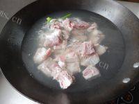家常菜黑豆排骨汤做法图解4)