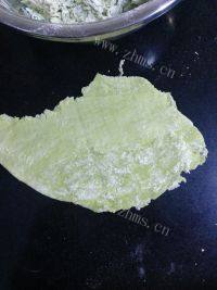 自制菠菜饺子做法图解7)