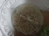 口感丰富的黄瓜拌金针菇做法图解4)