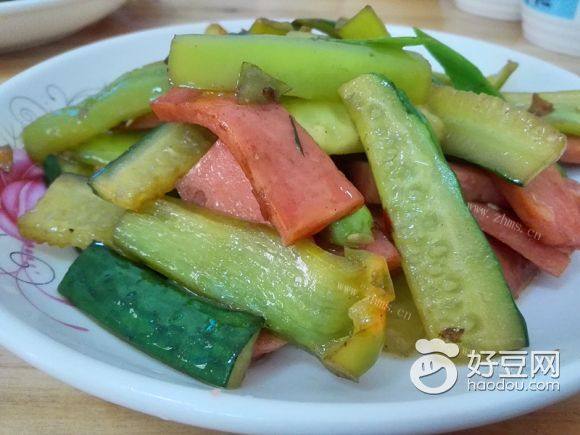 好吃的黄瓜炒火腿肠