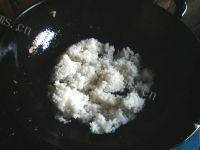 常吃不腻的蛋炒饭做法图解6)