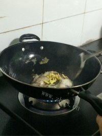 回味无穷的红烧鱼头做法图解4)