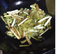 美味的榨菜肉丝做法图解7)