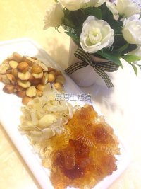美味的桃胶莲子百合糖水做法图解2)
